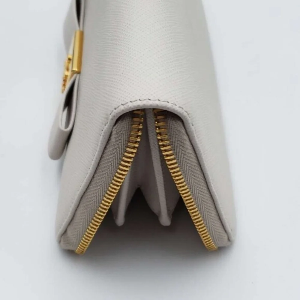 100% Authentic PRADA Saffiano Ribbon Leather Zippy Wallet